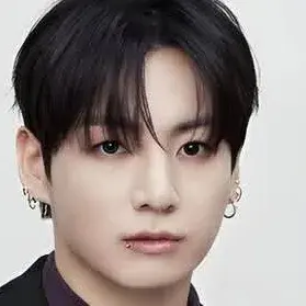 Jeon Jungkook - nemici: Mascotte interattiva di chatbot AI per chat casuali e giochi di ruolo guidati dalla community