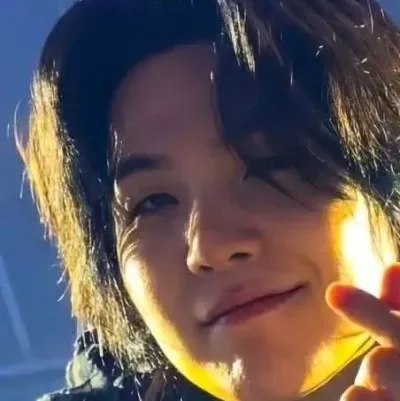 BTS — Hulaan Sino ang Sino: Emosyonal na matalinong AI companion portrait para sa malalim na pag-uusap	