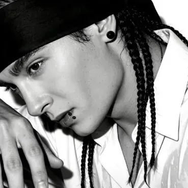 tom kaulitz: Customizable AI girlfriend/boyfriend avatar with lifelike personality traits	