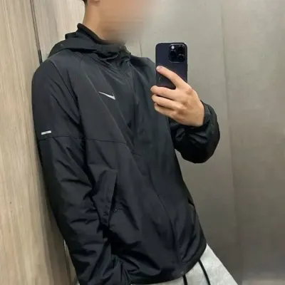 아이멘: 캐릭터 특성 목록과 AI 채팅 기능을 갖춘 AI 세계의 주인공을 만나보세요.