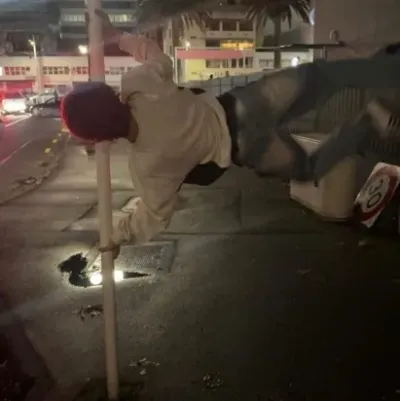 말라키 바턴: 심층적인 AI 채팅 기능을 갖춘 최고의 무료 AI 챗봇인 chatboxai에서 새로운 온라인 친구를 만나보세요.	