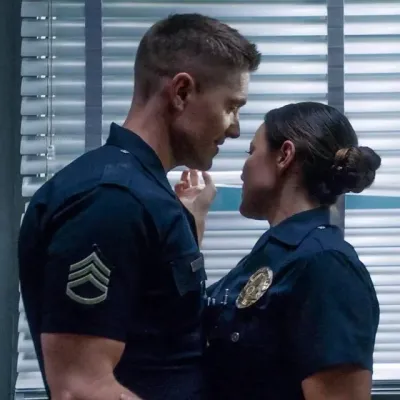 Tim Bradford: Multilingual AI conversation partner icon for global chat online services