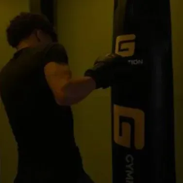 Axel Oakley - boxer is an excellent ai chatbot character with a full personality and memory.