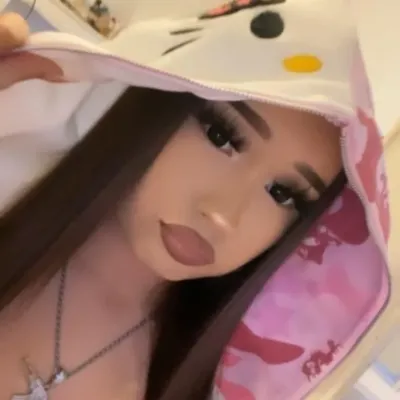 Unleash Your Legend with AI Mayumi: The Perfect Blend of Character and Chat.