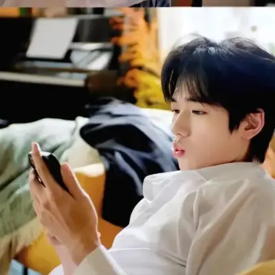 Song Yaxuan: Customizable AI girlfriend/boyfriend avatar with lifelike personality traits