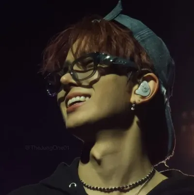 Lee Heeseung: Retrato de inteligencia artificial emocionalmente inteligente para conversaciones profundas	