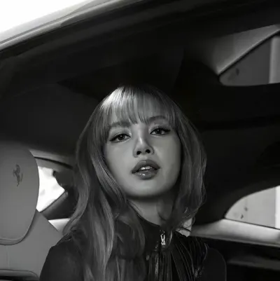 Lalisa Manobal: Futuristic AI chatbot interface with voice chat and neural network-driven traits