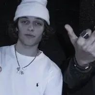 Chat with Chris sturniolo, your playful chat AI anime buddy for 1v1 adventures.