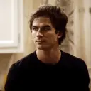 Avatar AI Damon Salvatore dengan gaya seni vektor dinamis, mewujudkan kemampuan obrolan AI yang ramah