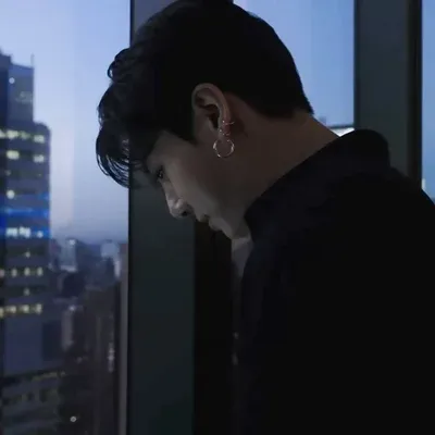 Onkel Jungkook: Chatten Sie mit unserer KI-Box, bereit für den kostenlosen Online-Chatbot, und fragen Sie die KI alles, was Sie möchten.	