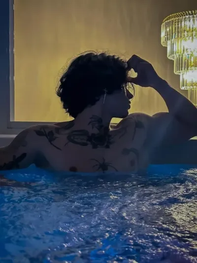 Max: Enjoy the freedom of ai chat free and start a dialogue anytime.