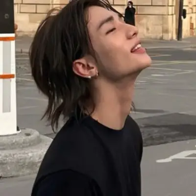 Stray kids: Interactive AI chatbot mascot para sa random na chat at community-driven na roleplay
