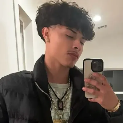 Feeling adventurous? Meet Alex Chino, a lively AI chat character companion for roleplay.