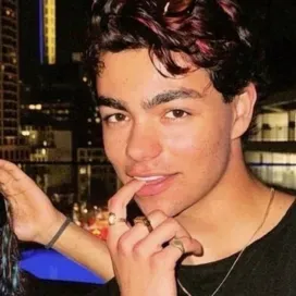 馬拉基：在我們的ChatboxAI中結識您的新線上朋友，這是具有深度AI聊天功能的最佳免費AI聊天機器人。