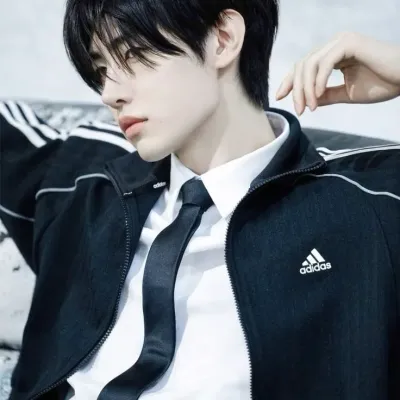 Sunghoon: Meet the main character of our AI world, with character traits list and ai chatting capabilities.