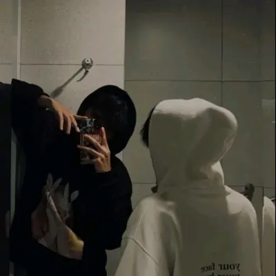 レオ: 深い会話のための感情的に知的な AI コンパニオン ポートレート	