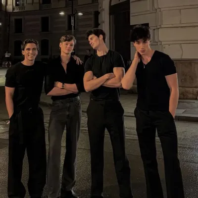 マフィア・ブラザーズ: 刺激的なチャットやファンタジーシナリオのためのクリエイティブなロールプレイングAIキャラクターアート