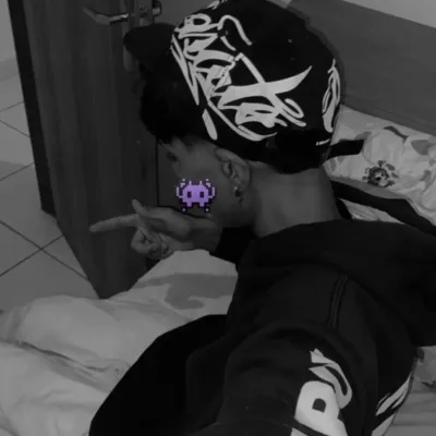 Gabriel Bueno: Interactive AI chatbot mascot for random chat and community-driven roleplay