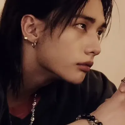 Hwang Hyunjin: Avatar pacar/pacar AI yang dapat disesuaikan dengan ciri-ciri kepribadian yang nyata	