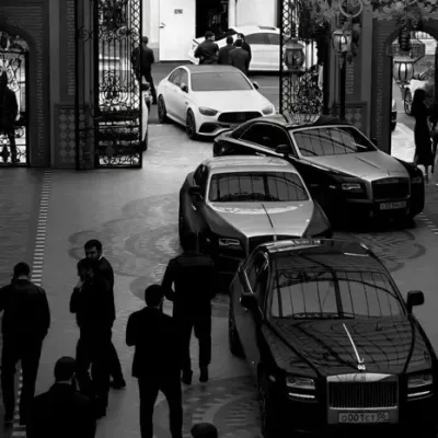 Семья мафии: Исследуйте мир ИИ с нашим неограниченным ИИ и бесплатным неограниченным чатом онлайн, работающим на основе ролевой игры Warhammer Fantasy.	