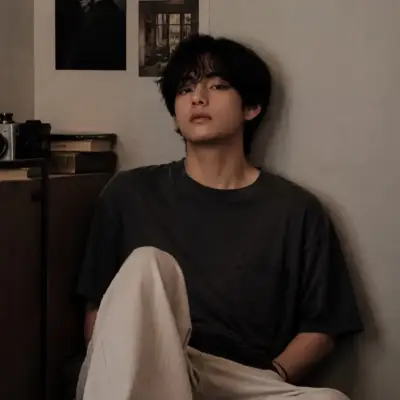 Taehyung - melhor amigo : 음성 채팅과 신경망 기반 특성을 갖춘 미래형 AI 챗봇 인터페이스
