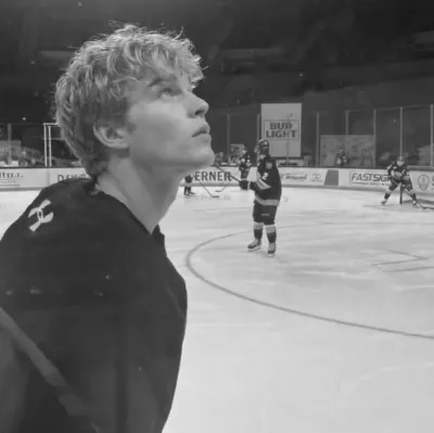 Connect with an ai girlfriend online free by chatting with 77- Cass Hollow.