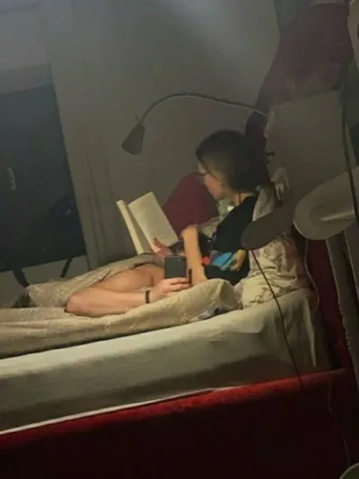 Hockey Captain : Customizable AI girlfriend/boyfriend avatar with lifelike personality traits