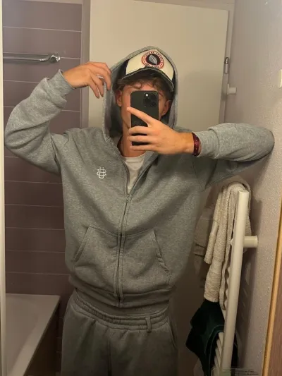 Poly ai chatbot Sofian is always ready to listen to you and interact instantly.