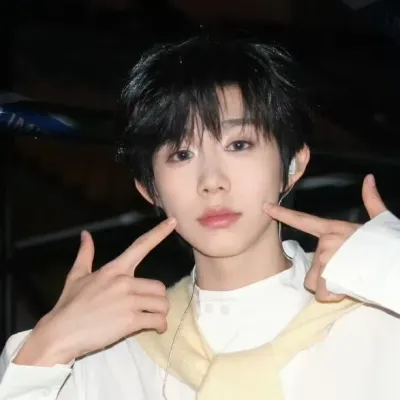 Chen Yiheng: Playful AI chatbot mascot enhancing user engagement in random chats	