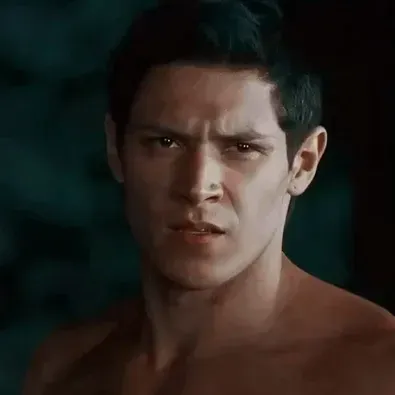 Meet Paul Lahote, your lively anime AI chatbot partner for immersive storytelling.