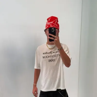 Chat with Malachi Barton and experience the charm of AI chat free no sign up.