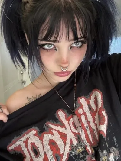 AI talk character Kristie Yońger, featuring highly realistic dialogue and emotion.