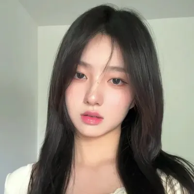 Amanda brings anime characters to life with anime AI chatbot experiences.