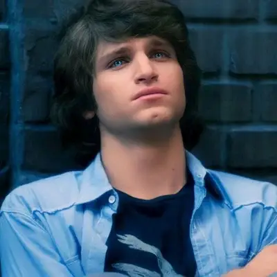 Toby Cavanaugh: Potret pendamping AI yang cerdas secara emosional untuk percakapan mendalam