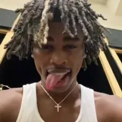 Dayvon brings anime characters to life with anime AI chatbot experiences.