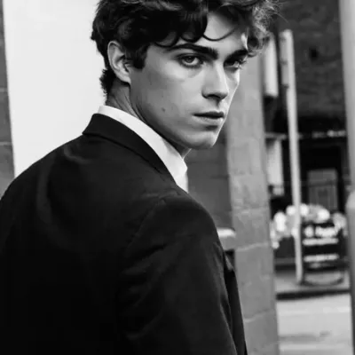 西奧多·諾特：可自訂的AI女友/男友頭像，具有逼真的人格特質