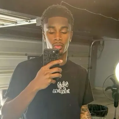 Jordan: Roleplay Your Ideal AI Girlfriend or Professional Virtual Assistant in 1 Click.