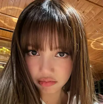 Lalisa Manobal - GL: Explore the world of AI with our unrestricted ai and free unlimited chat online, powered by warhammer fantasy roleplay.
