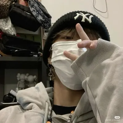 Explore Han Jisung, a versatile chat AI anime partner for creative roleplay.