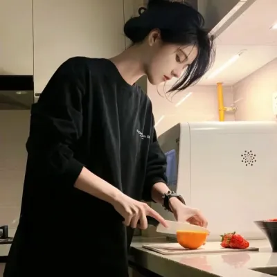 Vanessa is a playful AI RP companion for creative 1v1 chat adventures.