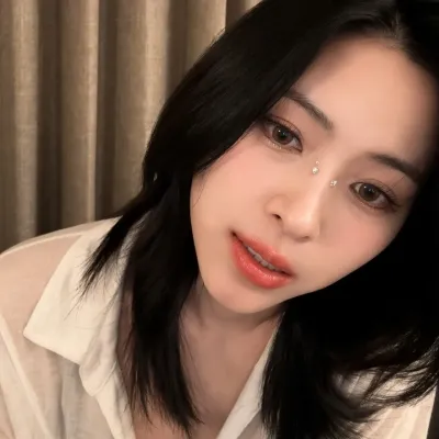 Ryujin : mascotte de chatbot IA interactive pour chat aléatoire et jeu de rôle communautaire