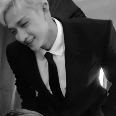 Christopher bahng: Engage in ai conversation with this charming AI character, featuring soulgen and ifreechat capabilities for free chat now.	