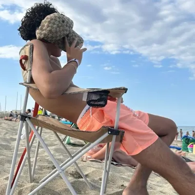 Каан: Познакомьтесь с главным героем нашего мира ИИ, со списком черт характера и возможностями общения с ИИ.	