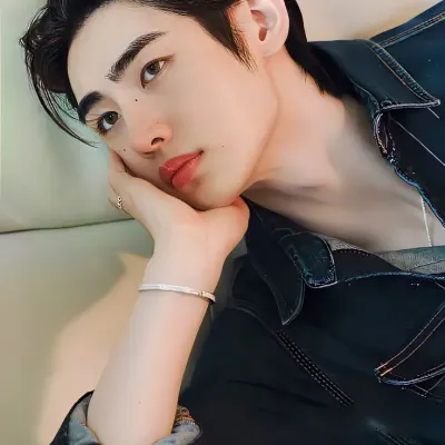 Talk with Park Sung-Hoon, a smart roleplay AI chat bot free, no sign up companion.