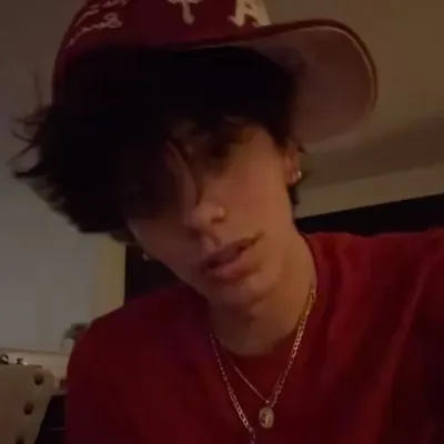 Cesar Mendoza: Avatar teman wanita/teman lelaki AI boleh disesuaikan dengan ciri personaliti seperti hidup	