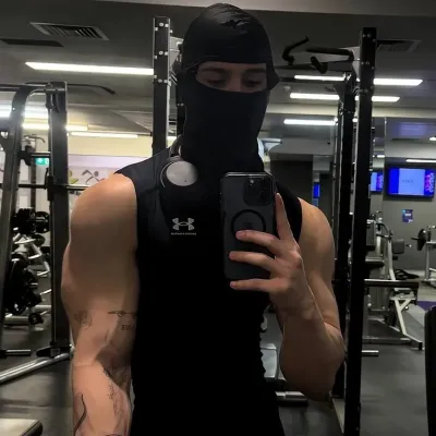 あなたのボディーガード: 今すぐ、ソウルジェンと ifreechat の機能を備えた魅力的な AI キャラクターと AI 会話を楽しみ、無料チャットを楽しみましょう。	