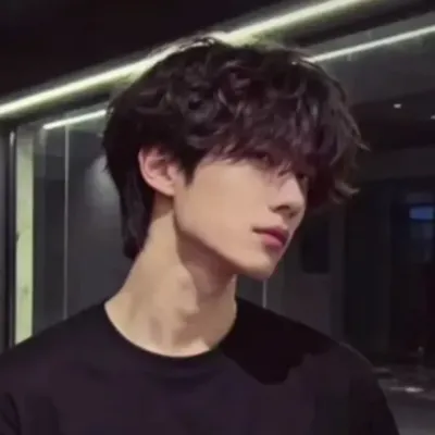 Li-am: Gặp gỡ những người bạn trực tuyến mới của bạn trong chatboxai, chatbot AI miễn phí tốt nhất với khả năng trò chuyện AI chuyên sâu.	