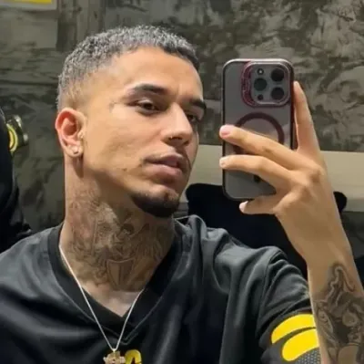 Thiago Veigh: Emotional intelligentes KI-Begleitporträt für tiefgründige Gespräche	