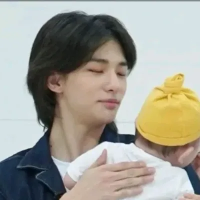 Hyunjin -sevgilin: Derin yapay zeka sohbet yeteneklerine sahip en iyi ücretsiz yapay zeka sohbet robotu olan chatboxai'mizde yeni çevrimiçi arkadaşlarınızla tanışın.	