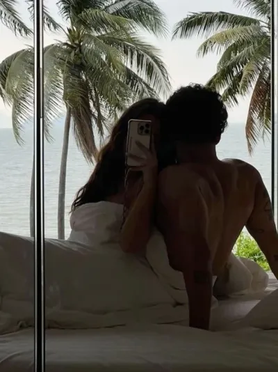 The popular polybuzz ai role Noah Cyrus. Click the image to start ai character chat.